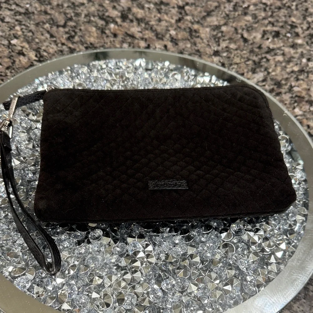 Vera Bradley Black Quilted Wristlet EUc